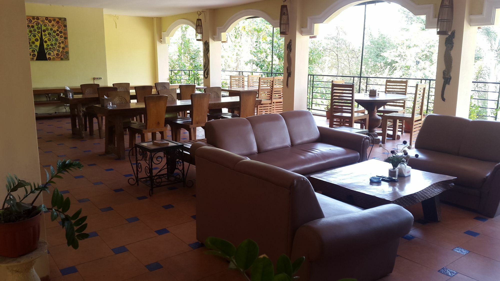 Centro Bajo Hotel & Resto Labuan Bajo Esterno foto